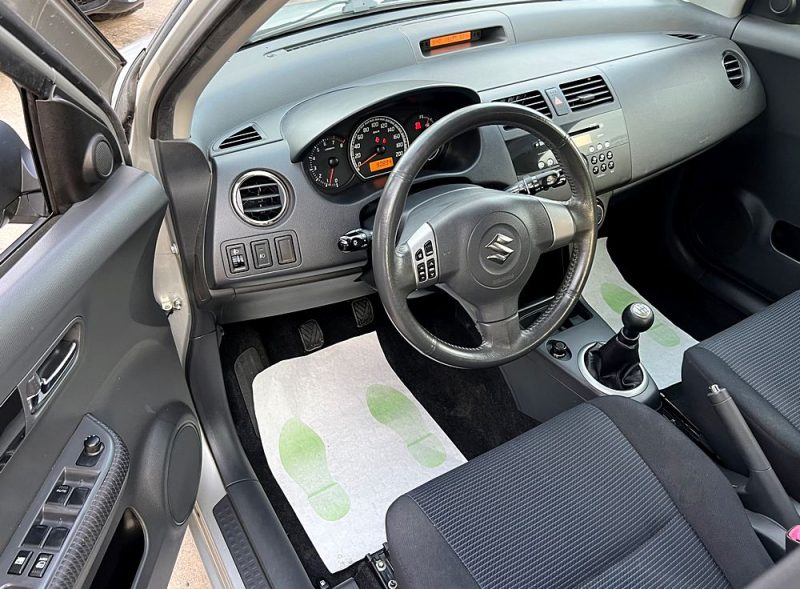 SUZUKI SWIFT II 1.3 VVT 93 Cv 5 PORTES / CLIMATISATION BLUETOOTH - GARANTIE 1 AN