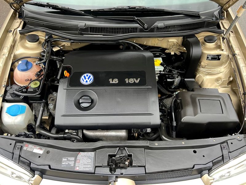 VOLKSWAGEN GOLF 4 IV CARAT 1.6 105 Cv 1ERE MAIN / CUIR TOIT OUVRANT ORIGINE FRANCE - GARANTIE 1 AN