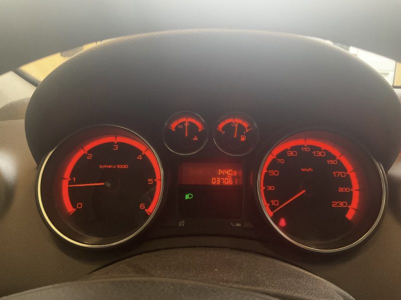 PEUGEOT 308 1.6 HDI 110 Cv PREMIERE MAIN / 37 100 Kms TOIT PANORAMIQUE - GARANTIE 1 AN