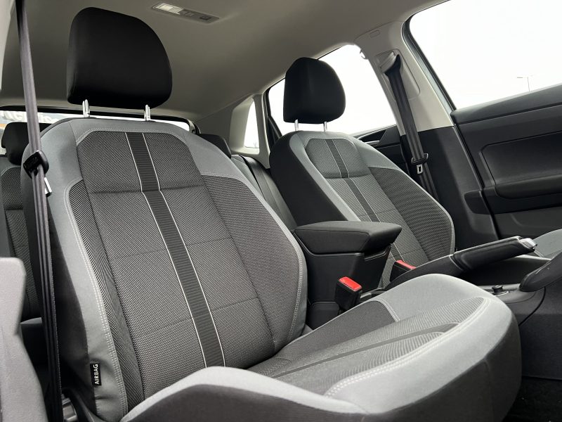 VOLKSWAGEN POLO 6 VI R-LINE 1.0 TSI 110 Cv BOITE AUTO CAMERA GPS CARPLAY & ANDROID - GARANTIE 6 MOIS