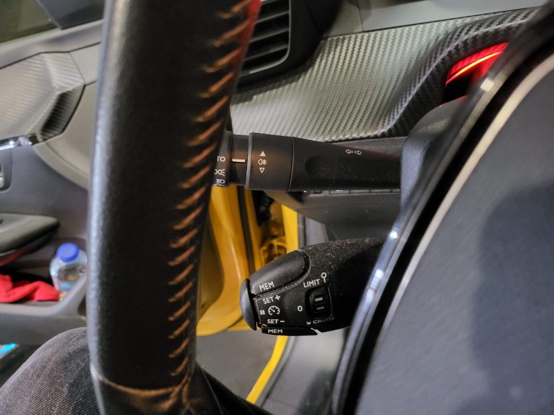 PEUGEOT 208 II 1.5 BlueHDi 100cv Active BVM6 // RADAR-AR/BLUETOOTH/REGULATEUR-LIMITEUR DE VITESSE