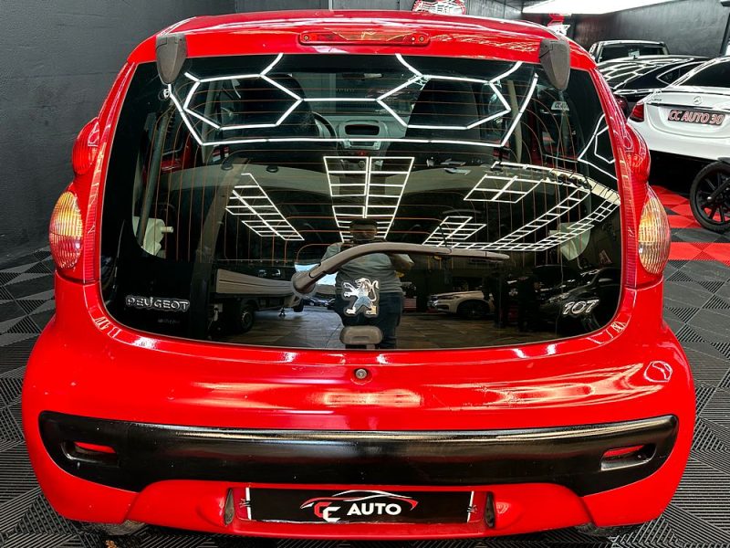 PEUGEOT 107 2009