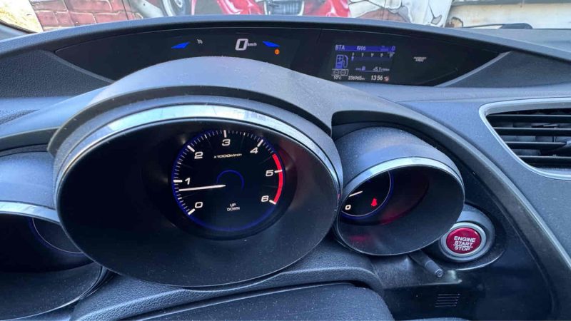 HONDA CIVIC  1.6 i-DTEC 120cv executive cuir toit pano gps reprise possible