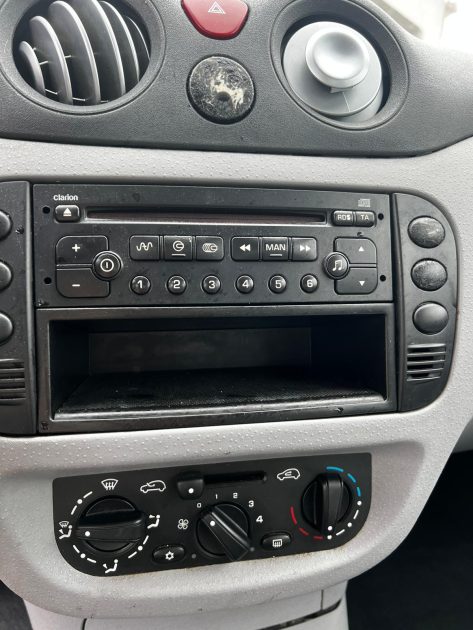 CITROEN C3 1.1l FIRST 2004
