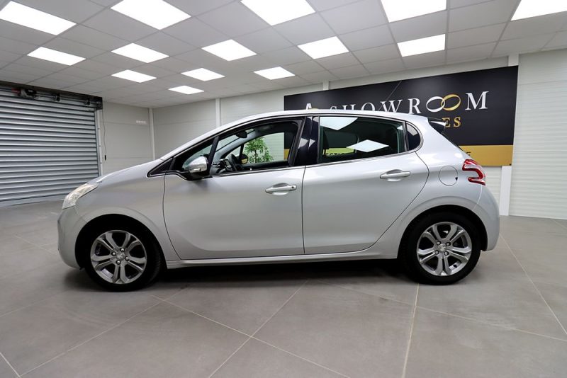 PEUGEOT 208 I 2014