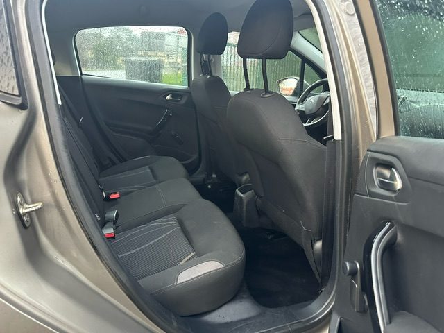 PEUGEOT 208 1.2 e-VTi Active 2013 - 114066 KM