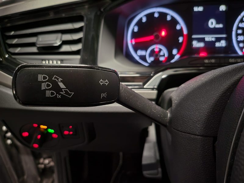 VOLKSWAGEN POLO VI 1.0 65cv CONFORTLINE/CARPLAY+ REGULATEUR DE VITESSE+AIDE AU PARKING