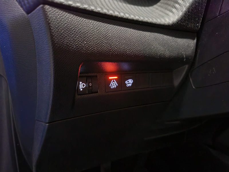 PEUGEOT 208 1.5 BlueHDI 100cv ALLURE CAPLAY / I-COCKPIT / CAMERA BVM6