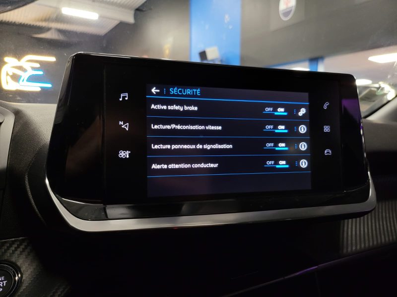 PEUGEOT 208 1.5 BlueHDI 100cv ALLURE CAPLAY / I-COCKPIT / CAMERA BVM6