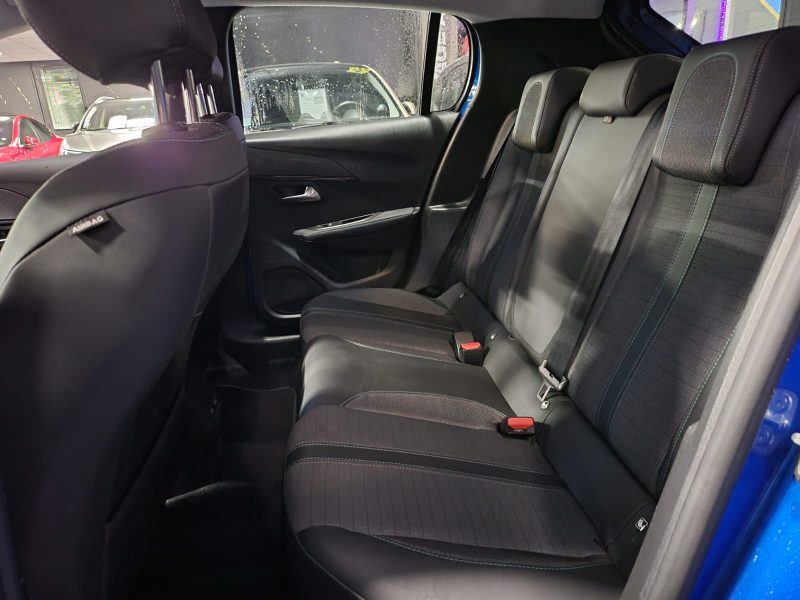 PEUGEOT 208 1.5 BlueHDI 100cv ALLURE CAPLAY / I-COCKPIT / CAMERA BVM6