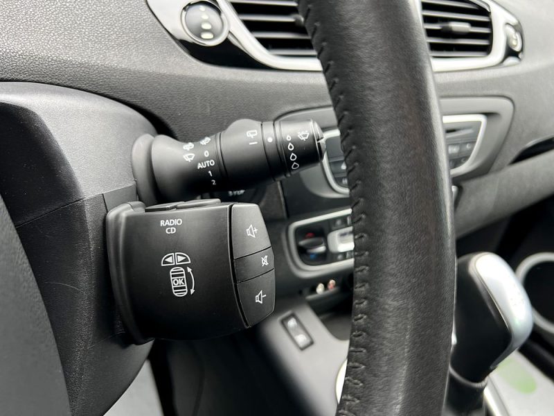 RENAULT SCENIC 3 III 1.5 DCI 110 BOITE AUTOMATIQUE 85 100 Kms GPS TOMTOM CRIT AIR 2 - GARANTIE 1 AN