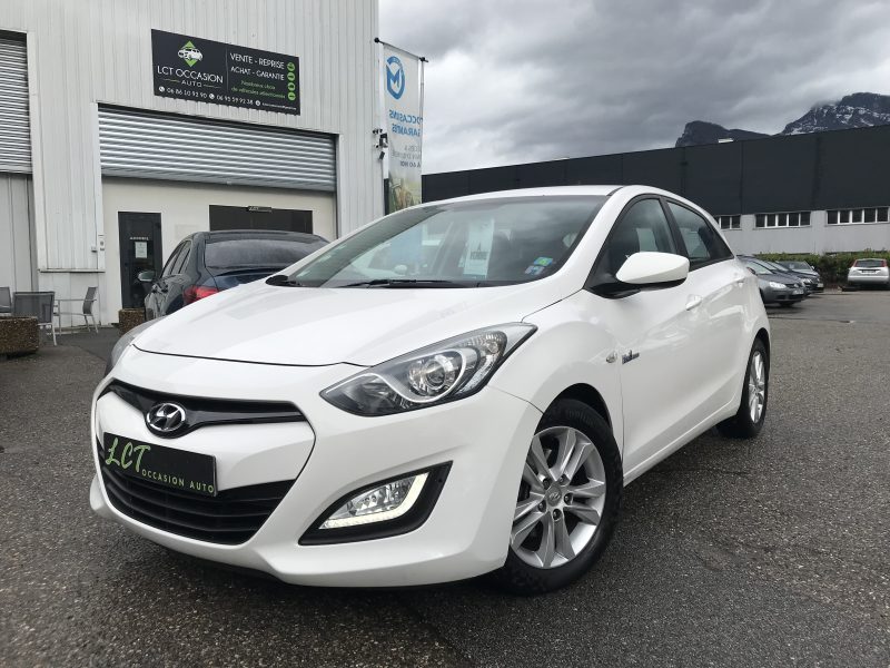 HYUNDAI i30 - 1.6 CRDI 110cv PACK INVENTIVE LIMITED - GARANTIE 6 MOIS