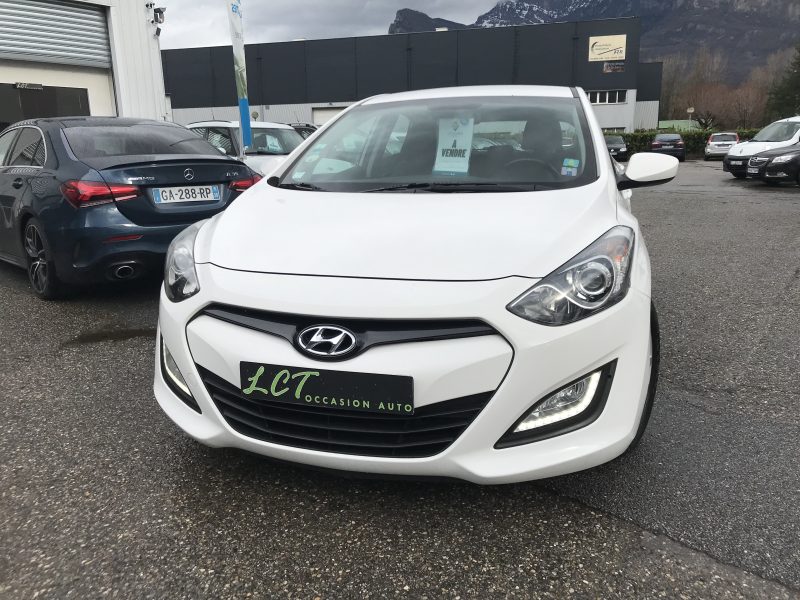 HYUNDAI i30 - 1.6 CRDI 110cv PACK INVENTIVE LIMITED - GARANTIE 6 MOIS