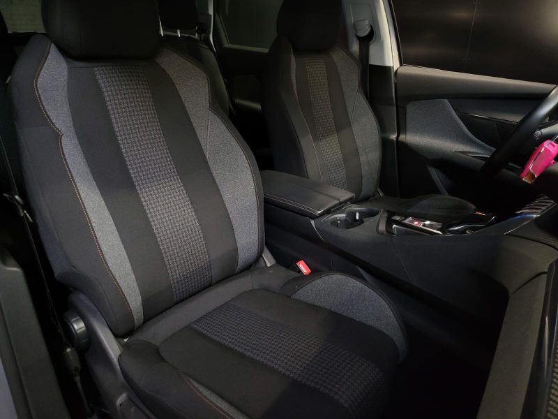 PEUGEOT 5008 1.5 BlueHDi 130cv EAT8 ACTIVE BUSINESS / SIEGES CHAUFFANTS / CARPLAY / CAMERA