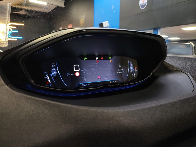 PEUGEOT 5008 1.5 BlueHDi 130cv EAT8 ACTIVE BUSINESS / SIEGES CHAUFFANTS / CARPLAY / CAMERA