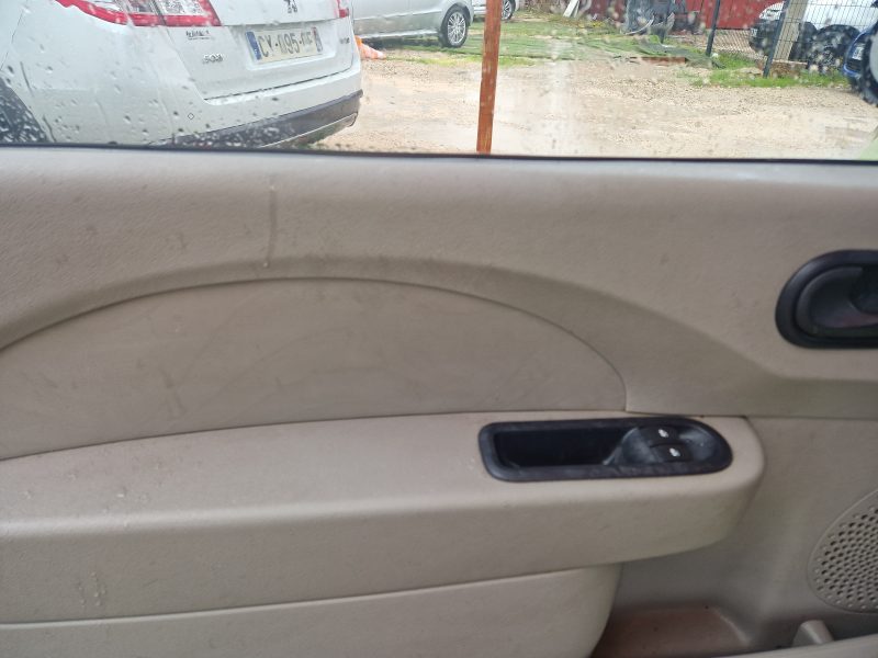 RENAULT TWINGO II 1,2 16v 76chauthentique