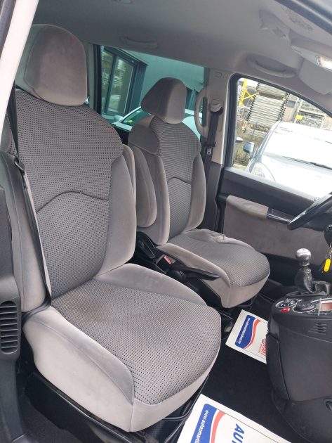 PEUGEOT 807 2.0 HDi 163 active