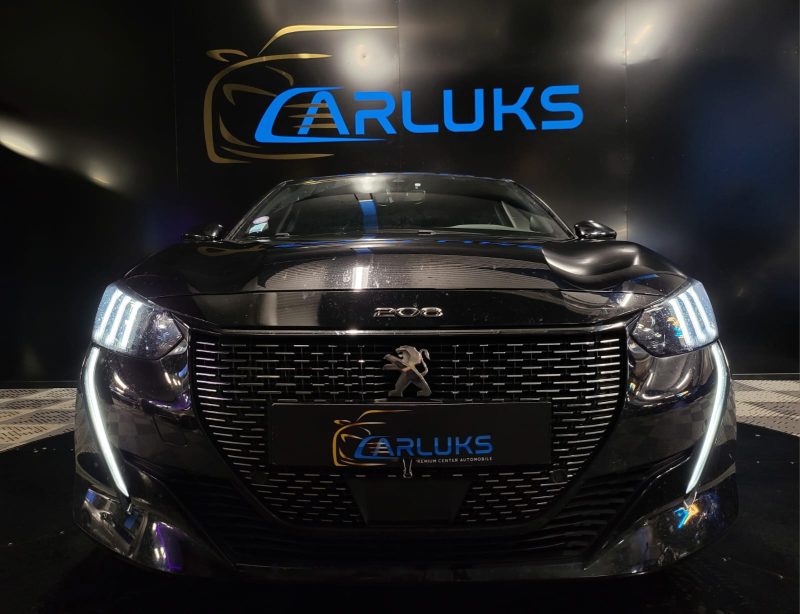 PEUGEOT 208 1.2 PureTech 100cv EAT8 GT LINE I-COCKPIT / GRAND GPS / LUMIERE D\'AMBIANCE / 1er MAIN