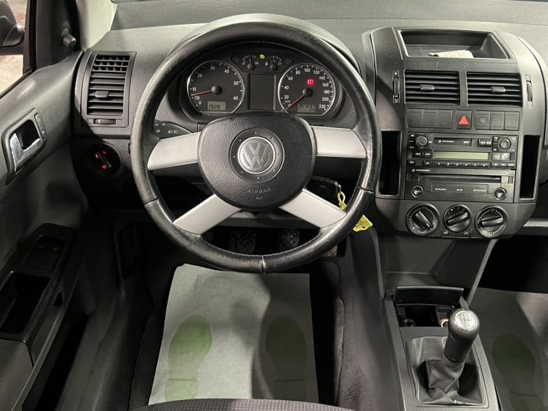 VOLKSWAGEN POLO IV 1.4 75 Cv 5 PLACES / CLIMATISATION REGULATEUR CRIT AIR 2 - GARANTIE 6 MOIS