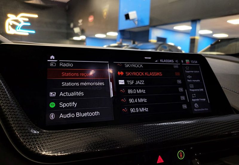 BMW SERIE 1 116d (F40) 116cv PACK M SPORT SHADOW LINE / VIRTUAL COCKPIT / KEYLESS / CAMERA