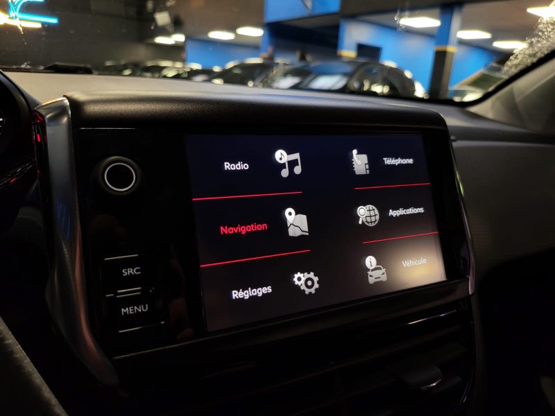 PEUGEOT 208 1.2 PureTech 110cv GT LINE CARPLAY / VOLANT MEPLAT SURPICURE ROUGE 1ER MAIN