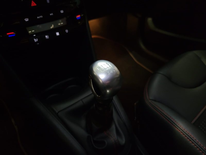 PEUGEOT 208 1.2 PureTech 110cv GT LINE CARPLAY / VOLANT MEPLAT SURPICURE ROUGE 1ER MAIN