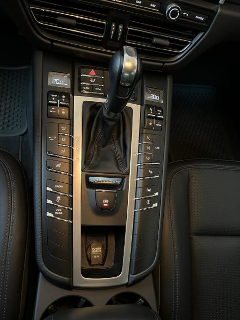 PORSCHE MACAN 2020