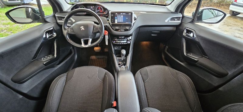 PEUGEOT 208 ALLURE/BOITE AUTOMATIQUE 