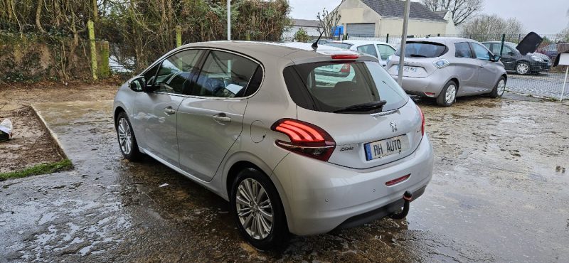 PEUGEOT 208 ALLURE/BOITE AUTOMATIQUE 