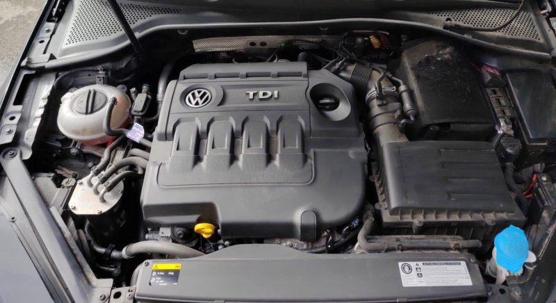 VOLKSWAGEN GOLF VII GTD 2.0 TDI 184ch Gris carbone