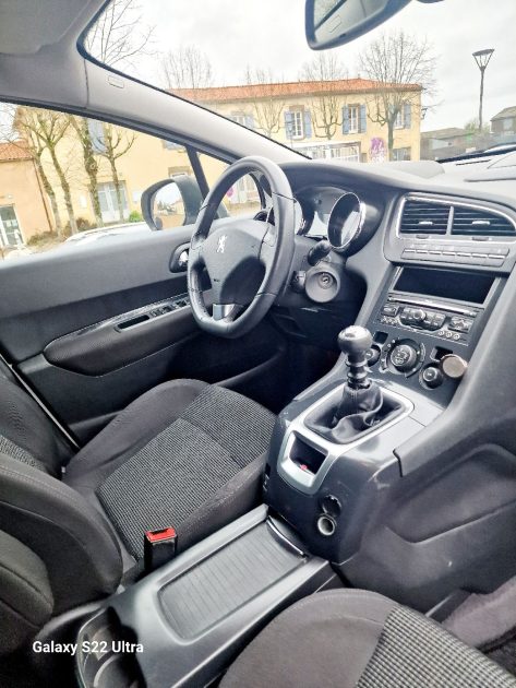 PEUGEOT  5008 2.0 HDI 150 CH