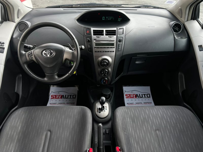 TOYOTA YARIS 2009