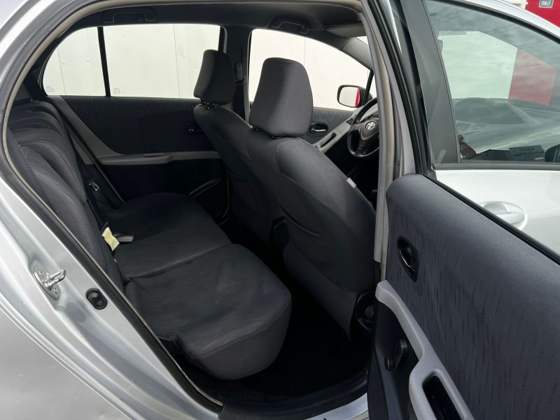 TOYOTA YARIS 2009