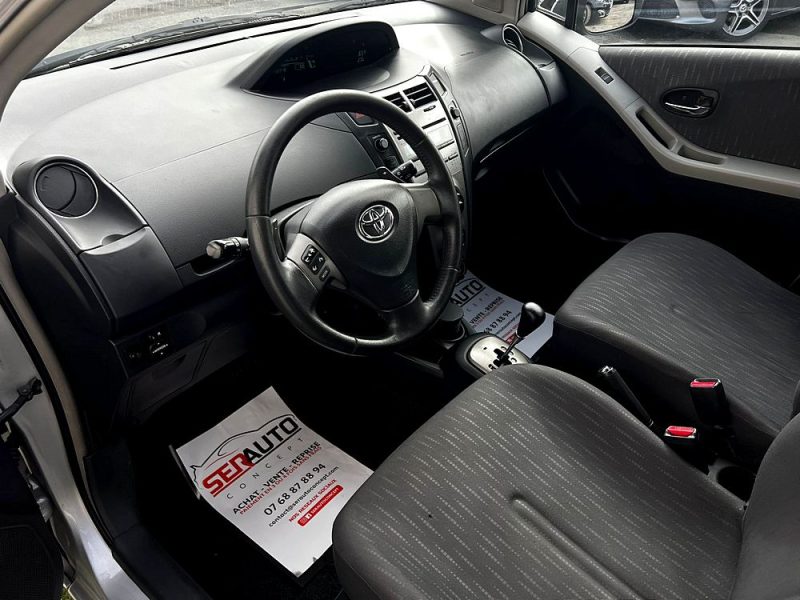 TOYOTA YARIS 2009