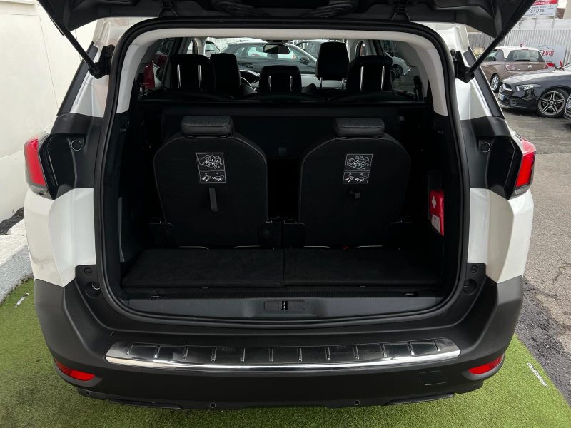 PEUGEOT 5008 II 2017