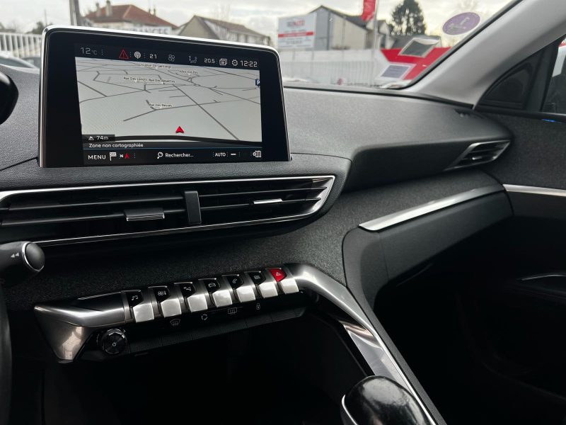 PEUGEOT 5008 II 2017