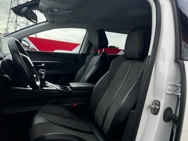 PEUGEOT 5008 II 2017