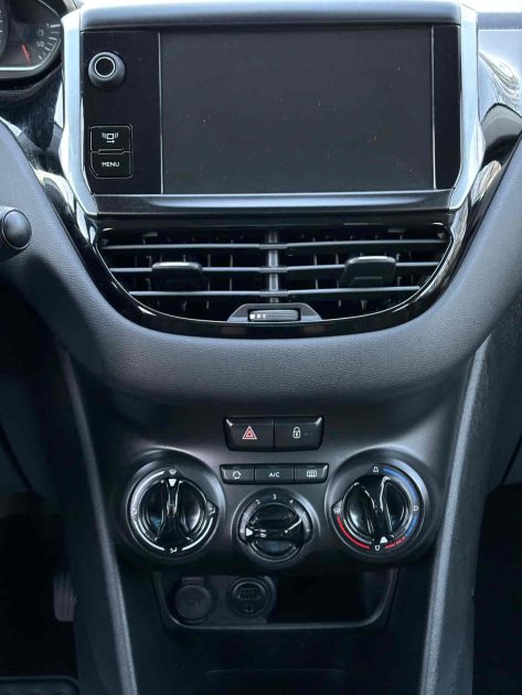 PEUGEOT 208 I 1.2 VTI 82 CH BVM5 URBAN SOUL