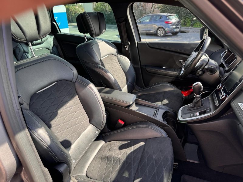 Renault GRAND Scénic 7places IV INTENSE BLACK EDITION 1.3 TCe FAP 140ch automatique