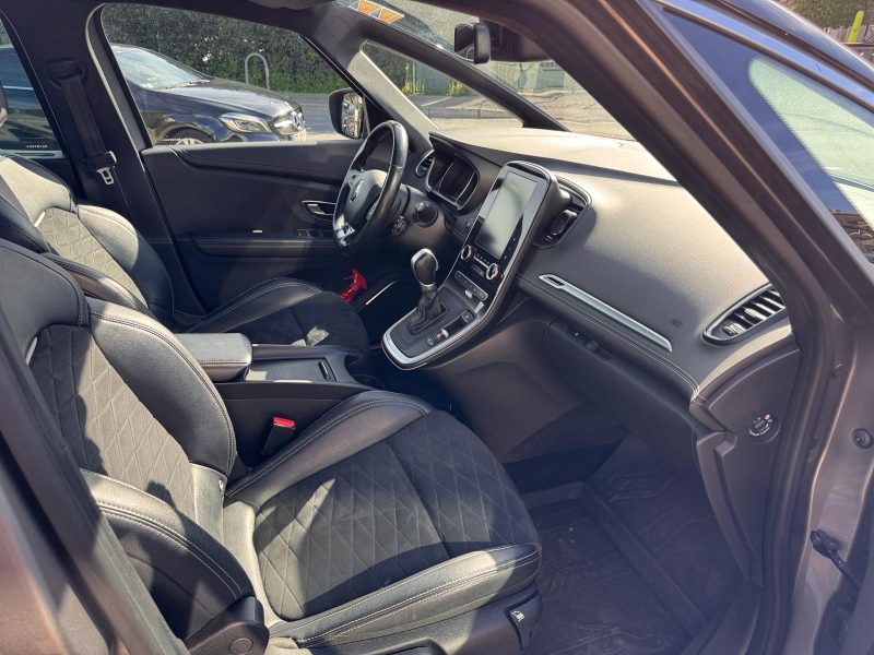 Renault GRAND Scénic 7places IV INTENSE BLACK EDITION 1.3 TCe FAP 140ch automatique