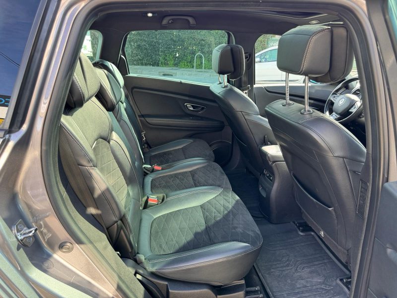 Renault GRAND Scénic 7places IV INTENSE BLACK EDITION 1.3 TCe FAP 140ch automatique