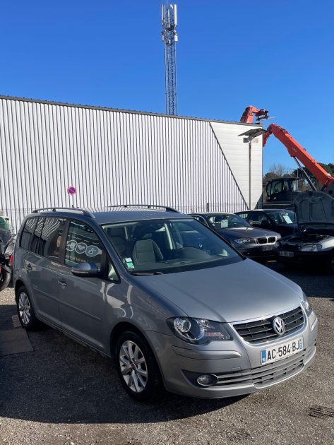 VOLKSWAGEN TOURAN FREESTYLE 2009