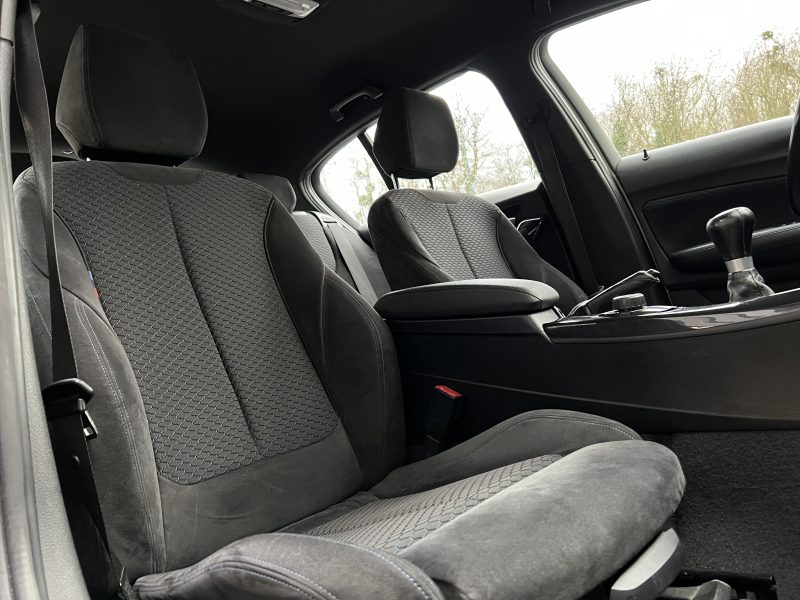 BMW SERIE 1 F20 PACK M SPORT 116i 136 Cv GRAND ECRAN APPLE CARPLAY & ANDROID 5 PORTES GARANTIE 1 AN