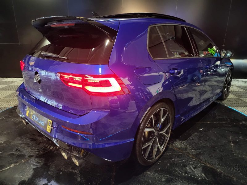 VOLKSWAGEN GOLF VIII R 2.0 TSI 320cv DSG7 / APPLE CARPLAY/AFFICHAGE TETE HAUTE/SIEGES CHAUFFANT