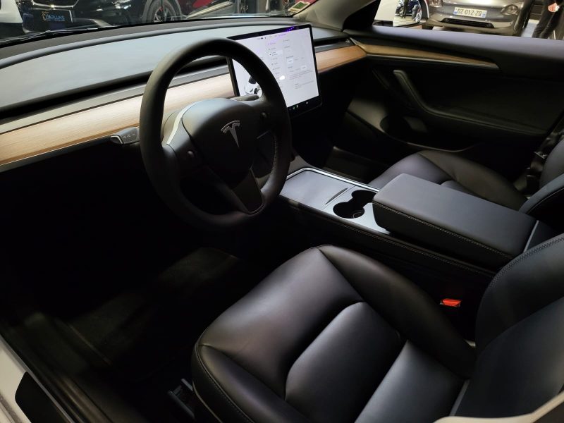 TESLA MODEL 3 STANDART RANGE PLUS 275cv / GARANTIE CONSTRUCTEUR / TOIT PANO / FULL LED / FAIBLE KILO