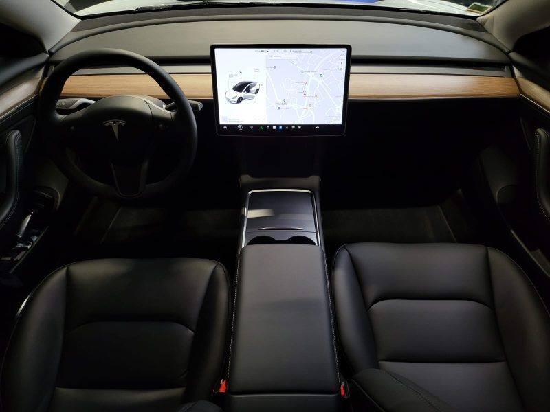 TESLA MODEL 3 STANDART RANGE PLUS 275cv / GARANTIE CONSTRUCTEUR / TOIT PANO / FULL LED / FAIBLE KILO