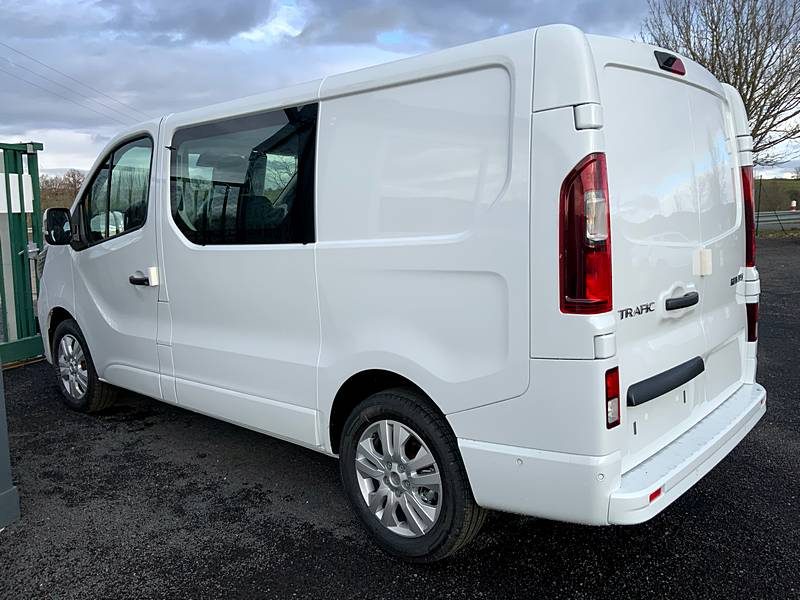 RENAULT TRAFIC FOURGON 2024