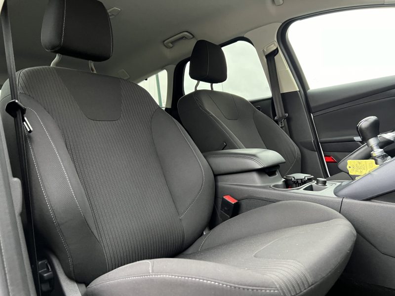 FORD FOCUS III PHASE 2 SW TITANIUM 1.2 ECOBOOST 125 BREAK / PREMIERE MAIN CRIT AIR 1 - GARANTIE 1 AN