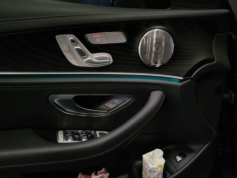 MERCEDES CLASSE  E 220 D AMG LINE TOIT OUVRANT / SIEGES ELECTRIQUE  TVA RECUPERABLE