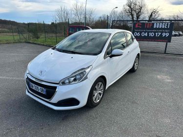 PEUGEOT 208 2015